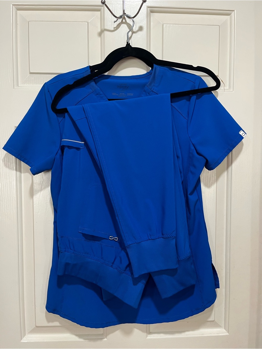 Scrub SeT!! Cherokee Infinity V-Neck Top & Jogger Pants in Royal Blue-size SMALL